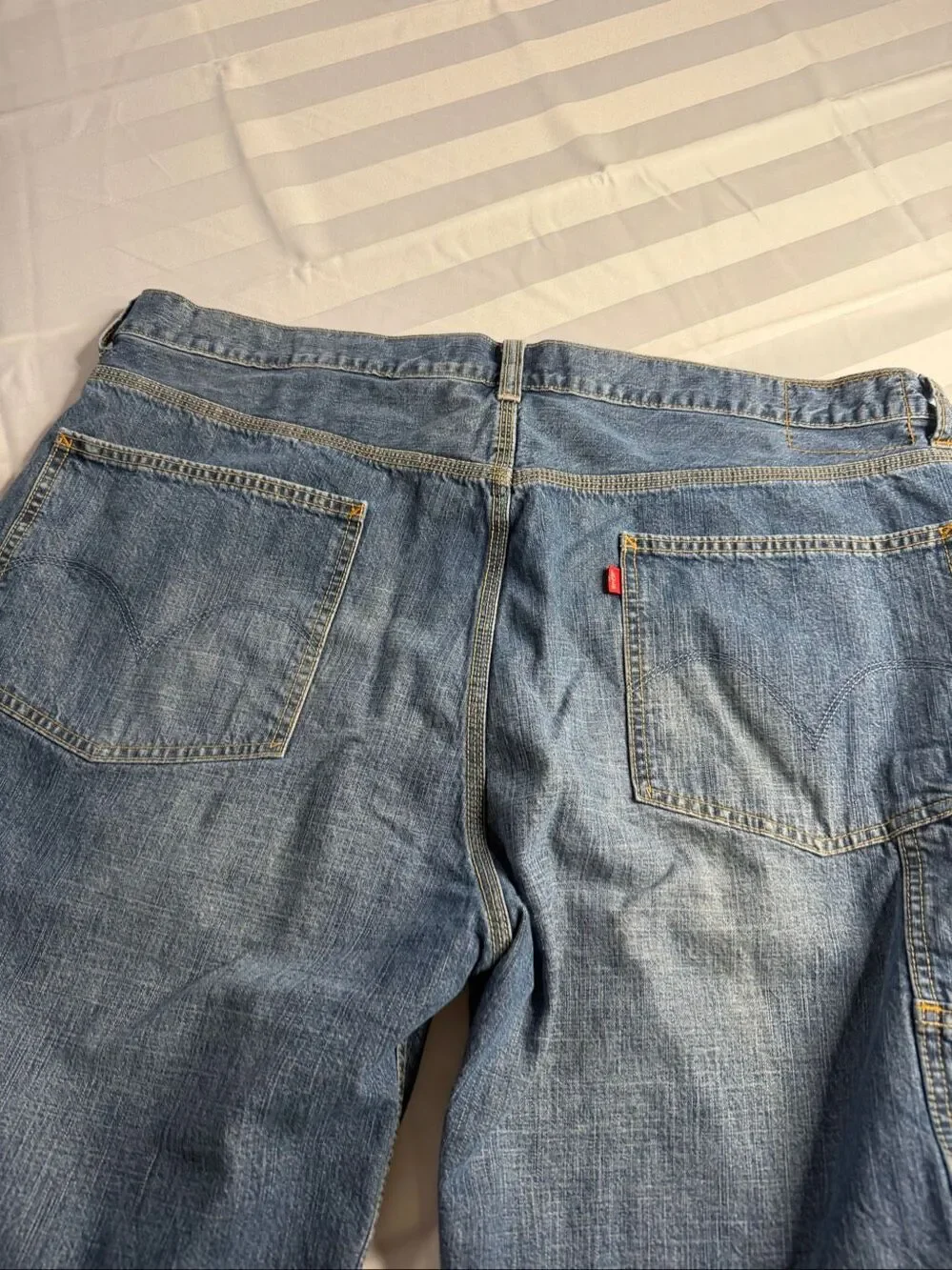 Levi’s Men’s Dark Wash Denim Carpenter Utility Shorts Size 42